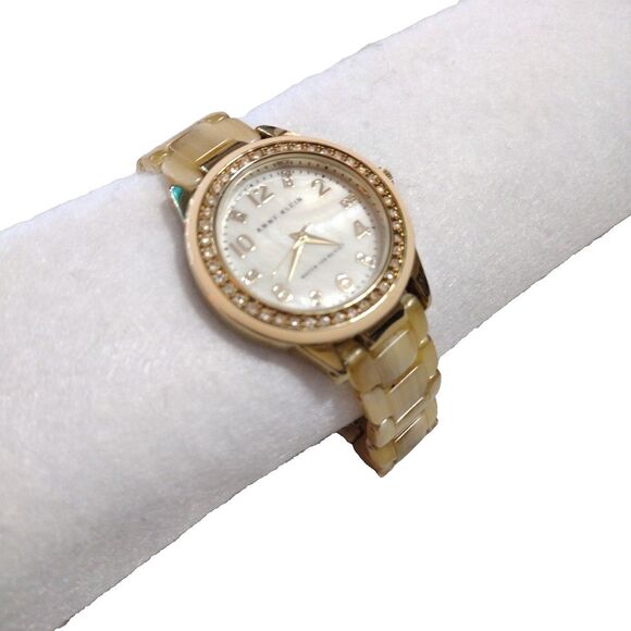 Anne Klein Tan Tortoise Shell Bracelet Watch 10/9956S Swarovski NEW BATTERY - Picture 15 of 16
